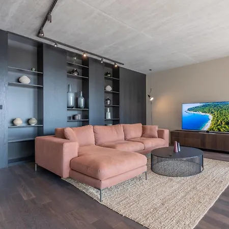 别墅 Luxury Beachside With A Pool And A Sea View *