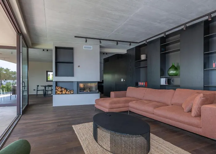 Luxury Beachside With A Pool And A Sea View Villa Banjole