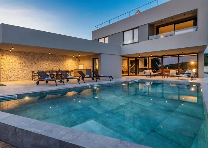 Villa Luxury Beachside With A Pool And A Sea View Banjole