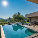 Luxury Beachside With A Pool And A Sea View Vila Banjole